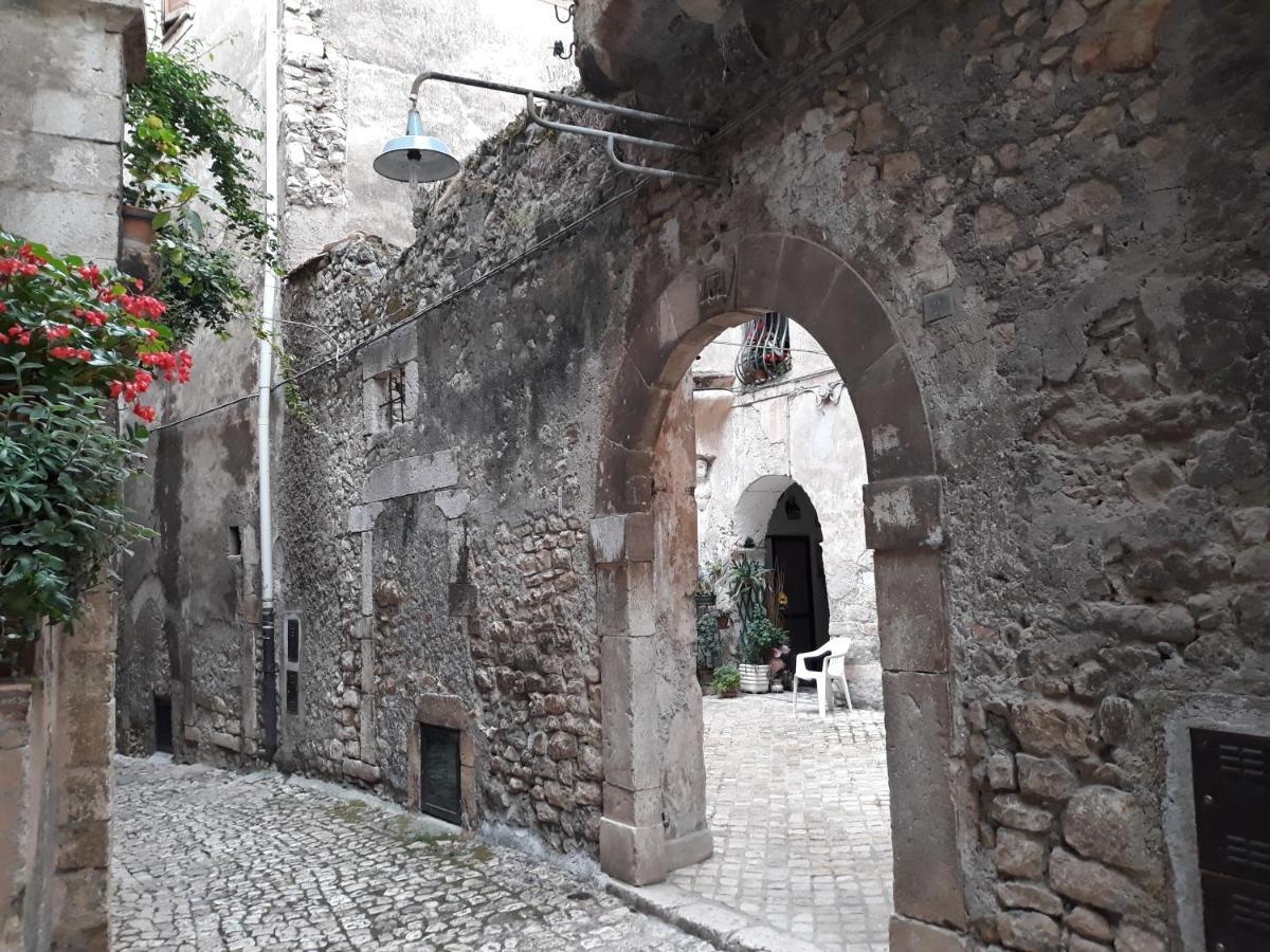 Ferienwohnung Antico Oratorio Dei Razza Sermoneta Exterior foto