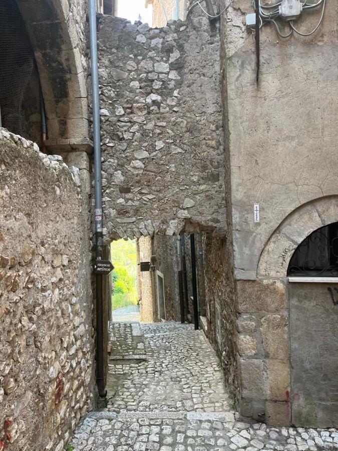 Ferienwohnung Antico Oratorio Dei Razza Sermoneta Exterior foto