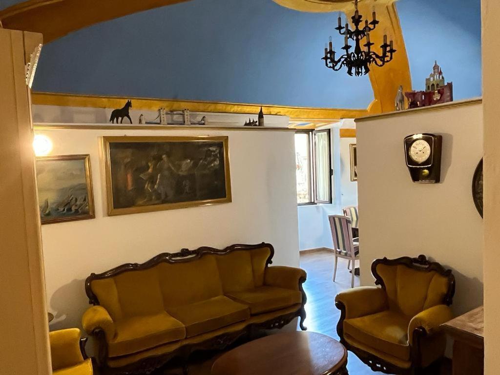 Ferienwohnung Antico Oratorio Dei Razza Sermoneta Exterior foto