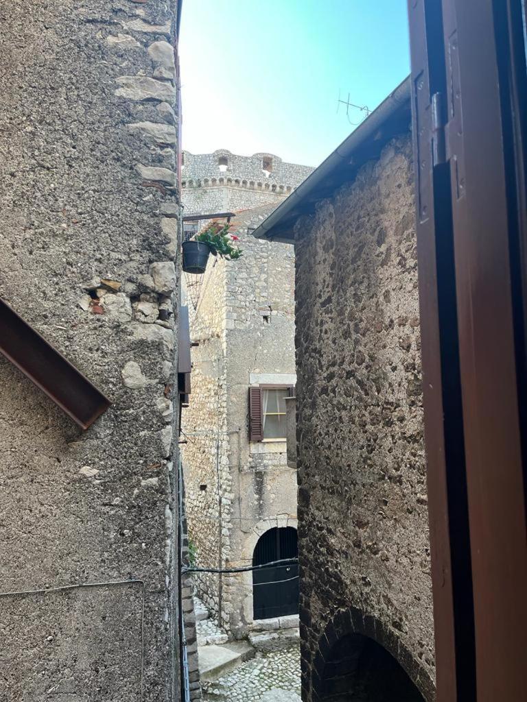 Ferienwohnung Antico Oratorio Dei Razza Sermoneta Exterior foto